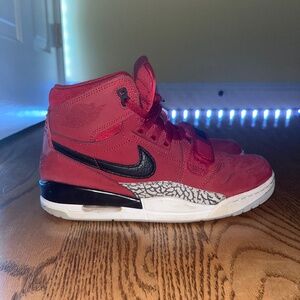 2018 Jordan Legacy 312 'Toro Men’s 8.5 Women’s 10